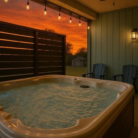 Modern Pigeon Forge Gem Near Dollywood, Gatlinburg & Smokies - 2 Mins To Pkwy & Strip, Hot Tub, Fire Pit, Cable, Hi-Speed Wifi别墅 外观 照片