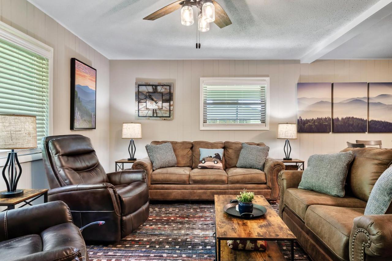 Modern Pigeon Forge Gem Near Dollywood, Gatlinburg & Smokies - 2 Mins To Pkwy & Strip, Hot Tub, Fire Pit, Cable, Hi-Speed Wifi别墅 外观 照片