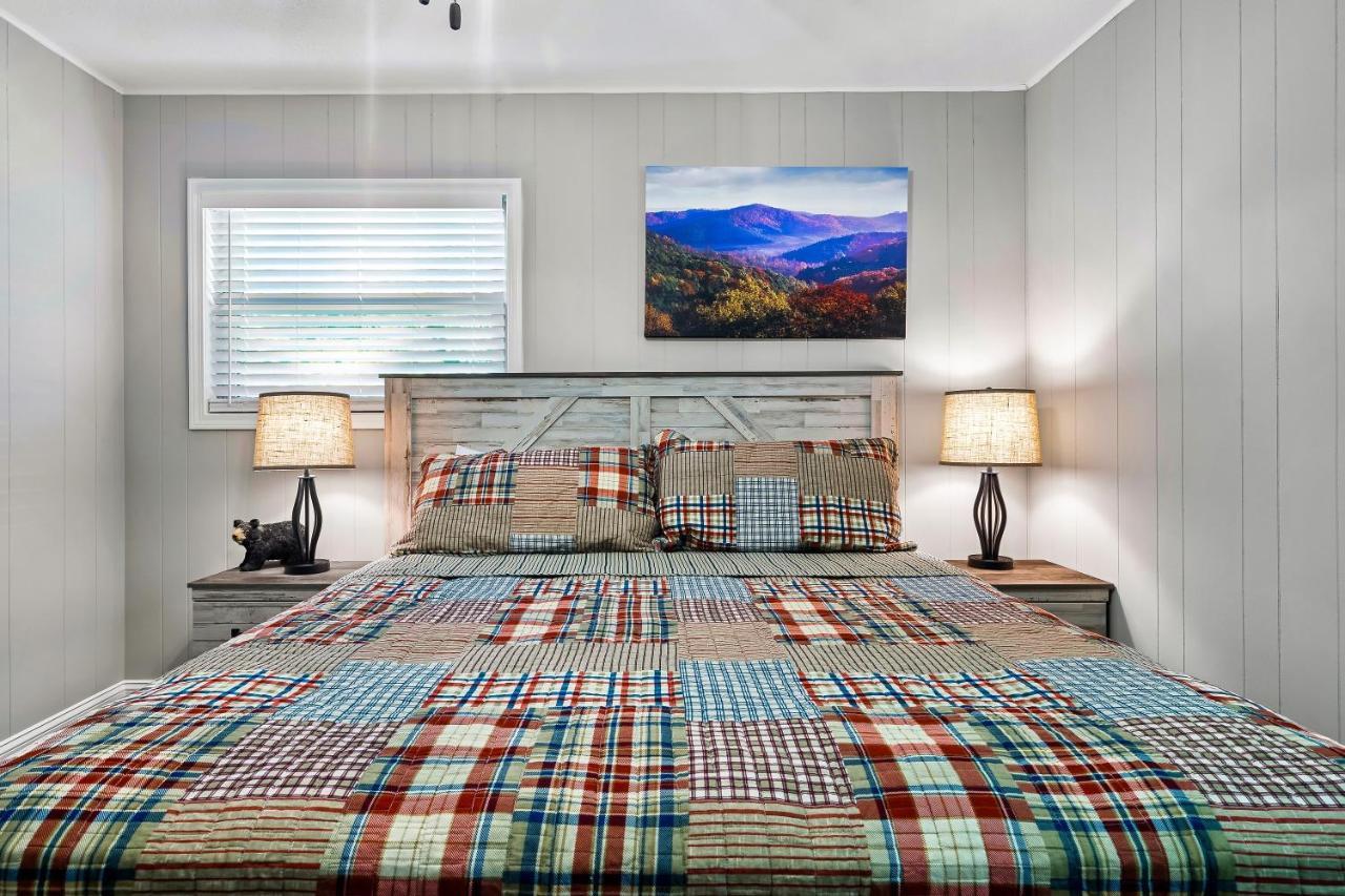 Modern Pigeon Forge Gem Near Dollywood, Gatlinburg & Smokies - 2 Mins To Pkwy & Strip, Hot Tub, Fire Pit, Cable, Hi-Speed Wifi别墅 外观 照片